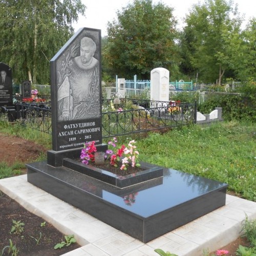 Подбор памятников Саратов Шар. Дымовский гранит Павелецкая